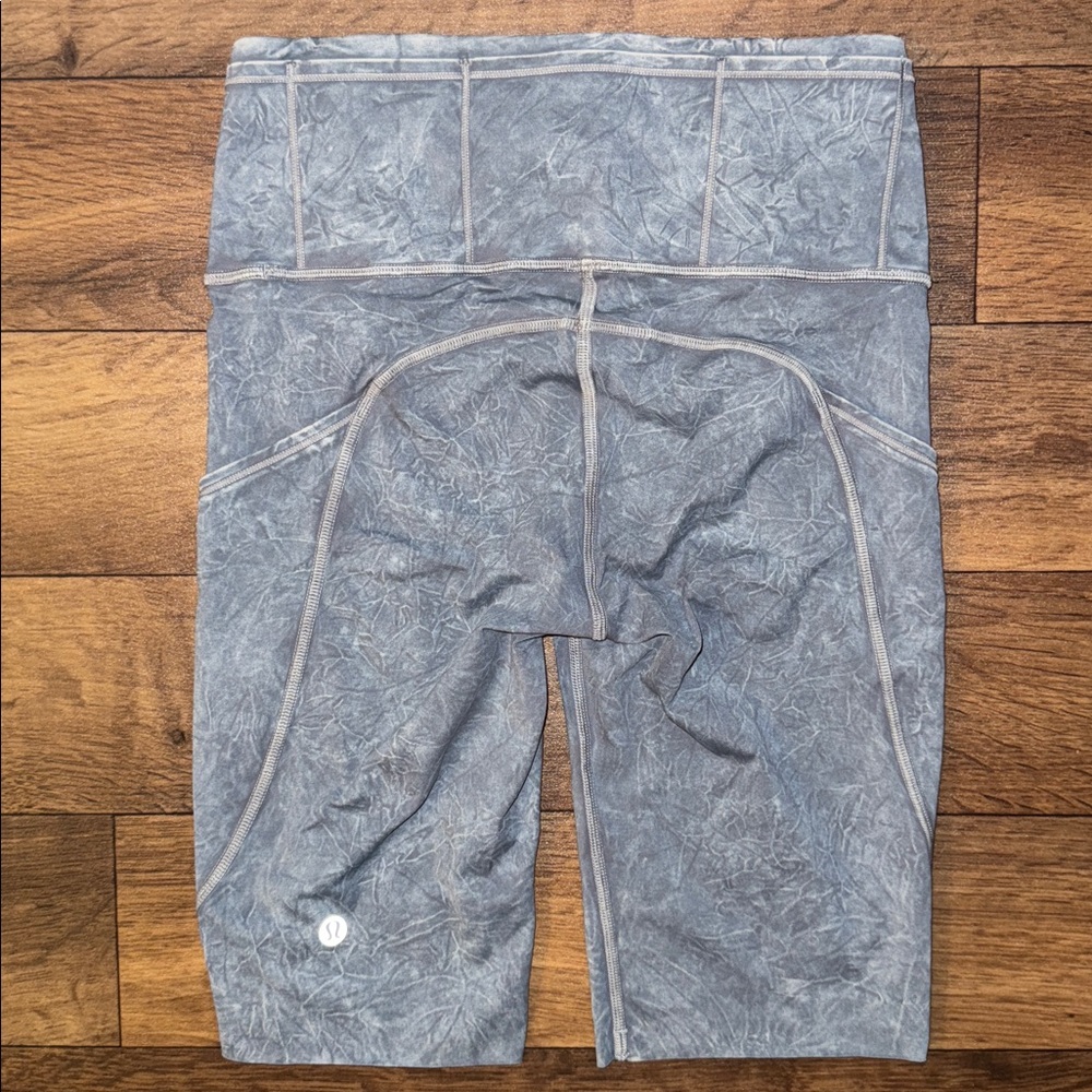 Lululemon Size 4 Fast and Free Short 10" *Ice Dye
Ice Wash Asphalt Grey Fitness - Picture 2 of 10